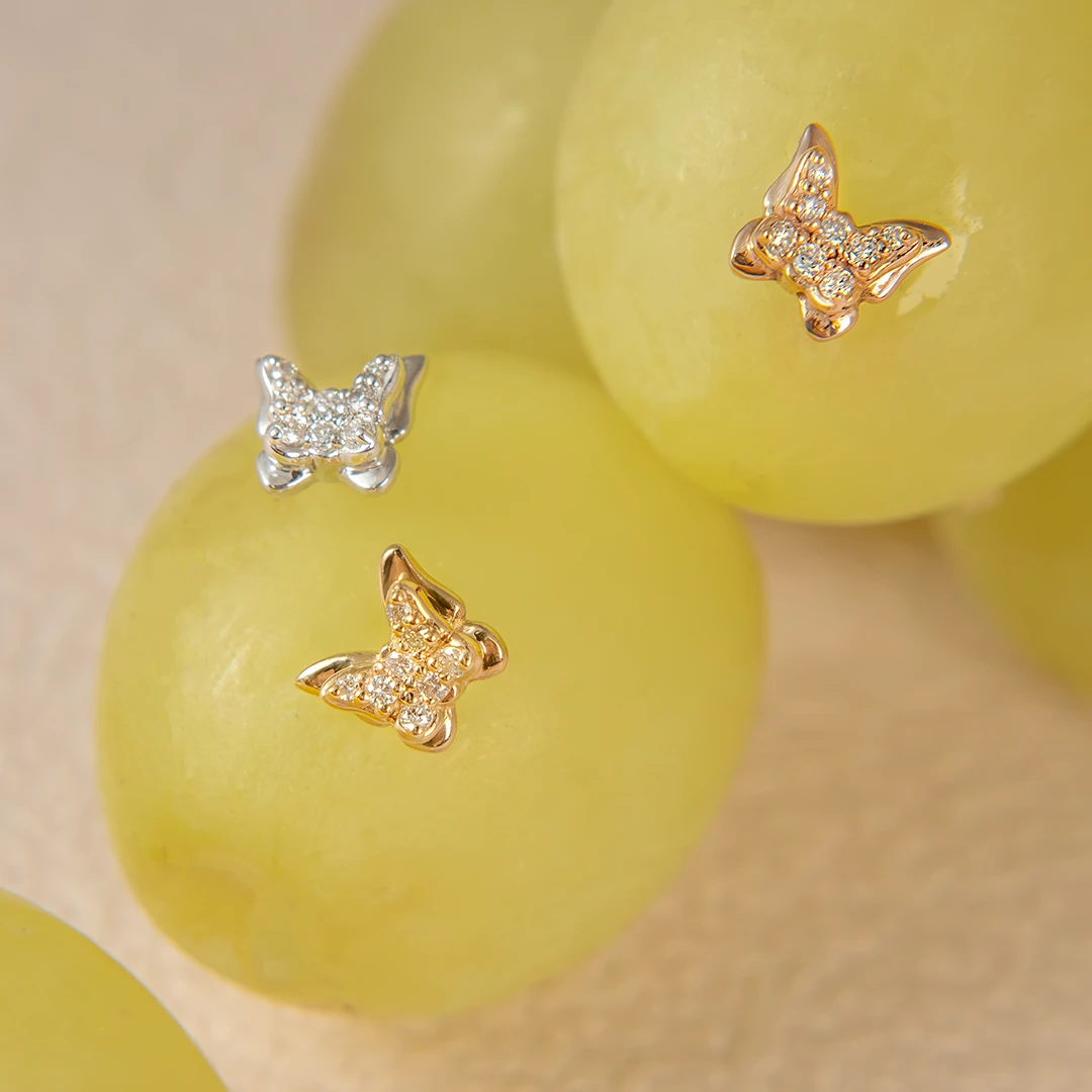 Delicate butterfly diamond flat back
